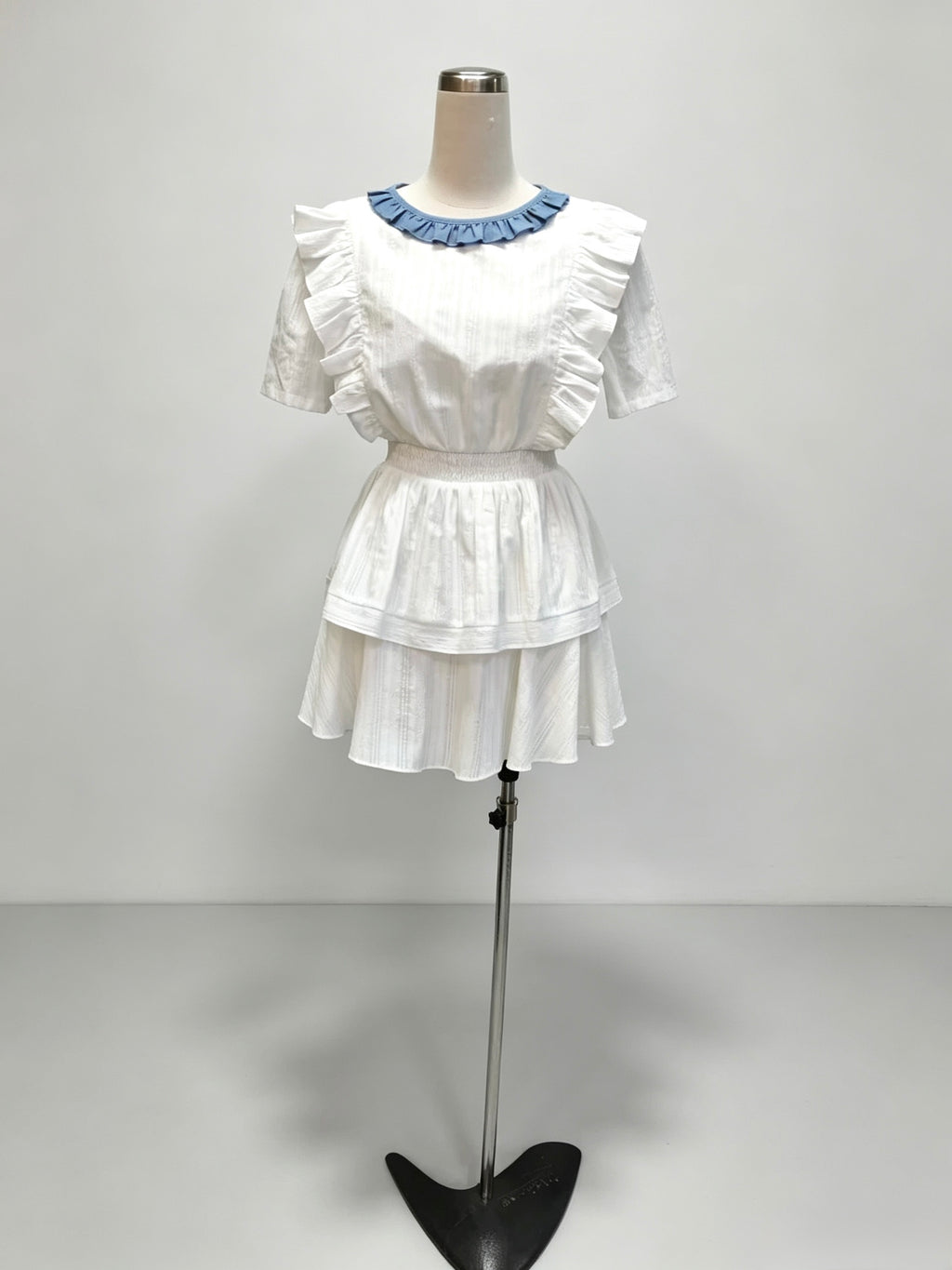 White Ruffled Tiered Dress with Blue Ruffle Collar, Short Sleeve Waist‑Elastic A‑Line Mini Dress