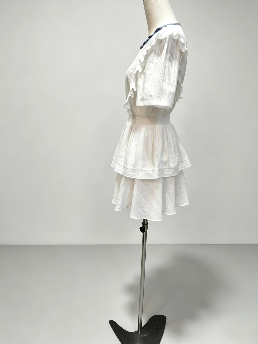White Ruffled Tiered Dress with Blue Ruffle Collar, Short Sleeve Waist‑Elastic A‑Line Mini Dress