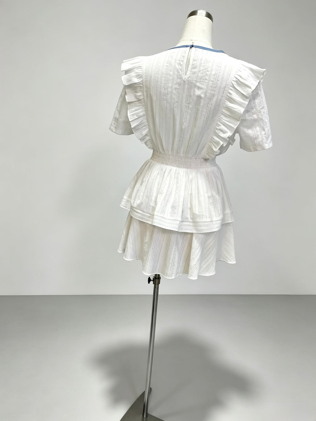 White Ruffled Tiered Dress with Blue Ruffle Collar, Short Sleeve Waist‑Elastic A‑Line Mini Dress
